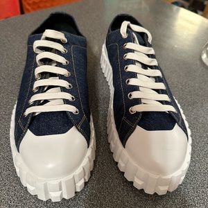 Hermes sneackers new!! Size 40.5